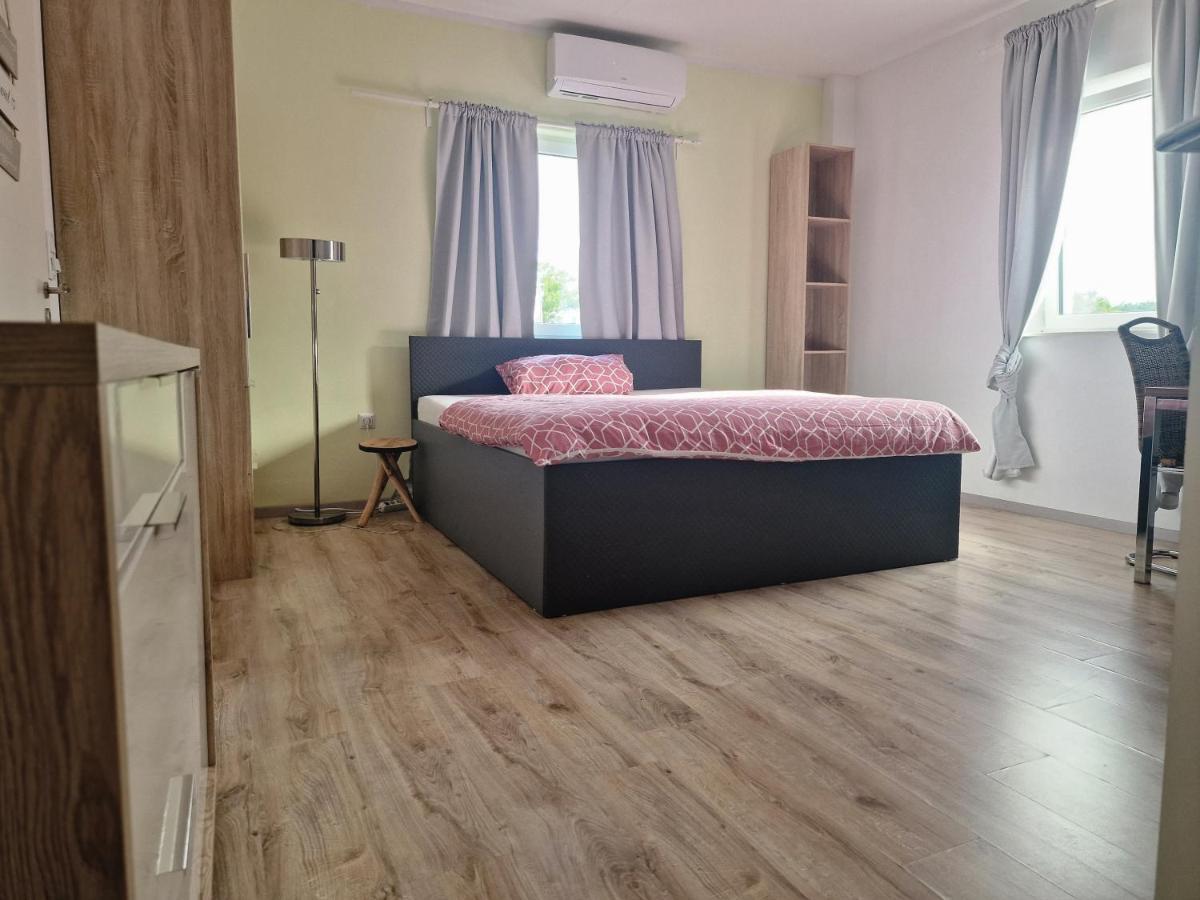Ibo-Apart 1 Zimmer Apartment In Херцогенаурах Экстерьер фото
